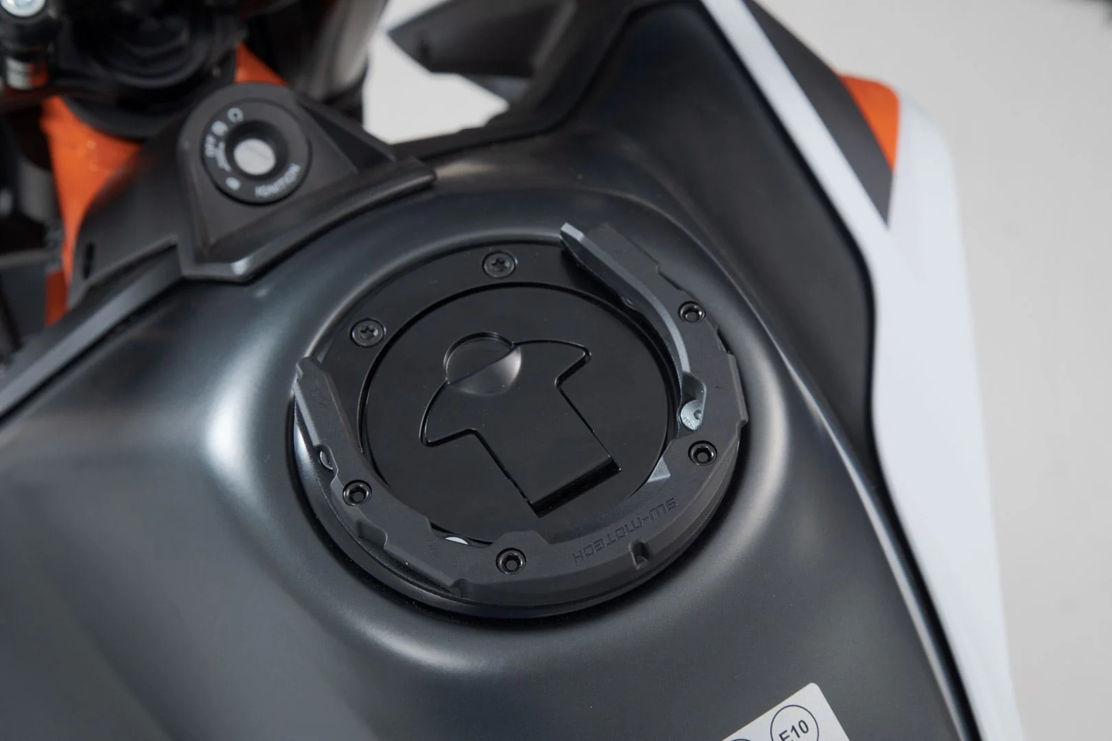 PRO Tank Ring KTM 990 SD/ 390, 790 Adv 6 screws Black - Image 2