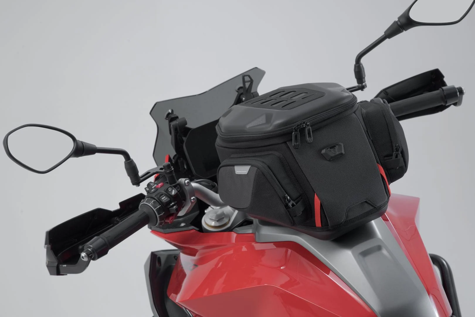 PRO Trial Tank Bag 13-18 litre - Image 4