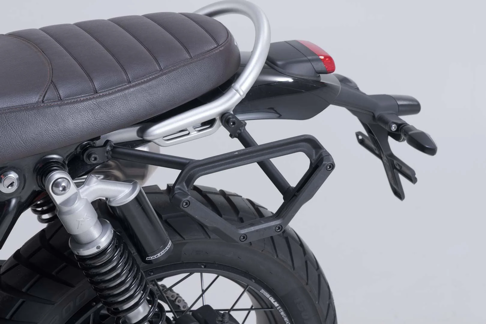 Side Bag WP system V-LOC 16 l. Scrambler 1200 XC/XE (18-), X/XE (23-). - Image 3
