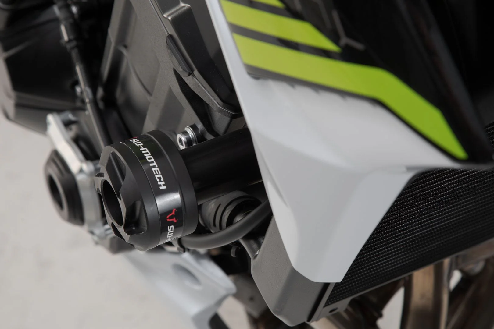 Slider set for frame Black Kawasaki Z900 (16-) / Z900RS (17-) - Image 5