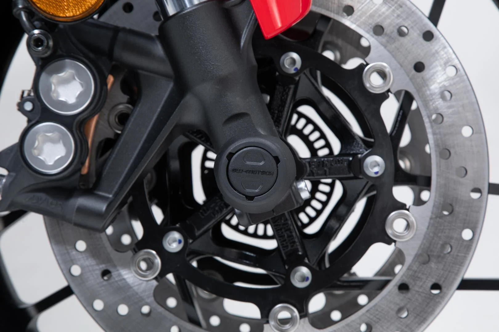 Slider Set for Front Axle Yamaha Tracer 9 (20-) Black - Image 3