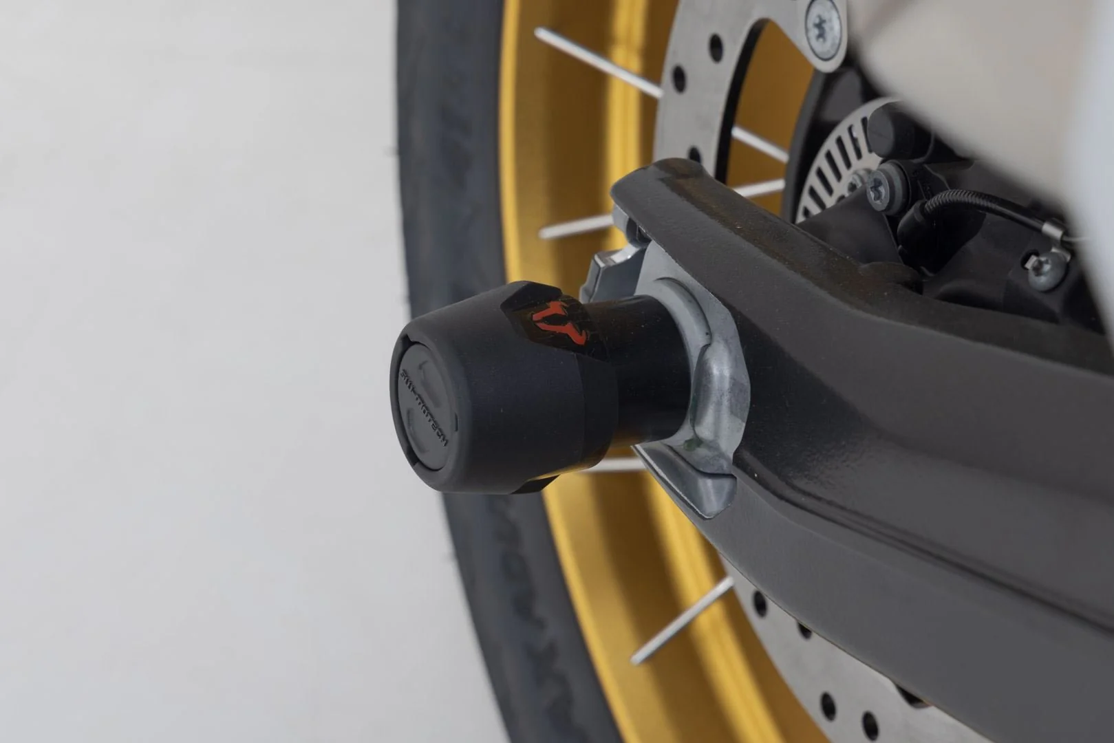 Slider Set for Rear Axle BMW S1000R, F750GS, F850GS/Adv, F900R/XR Black - Image 5