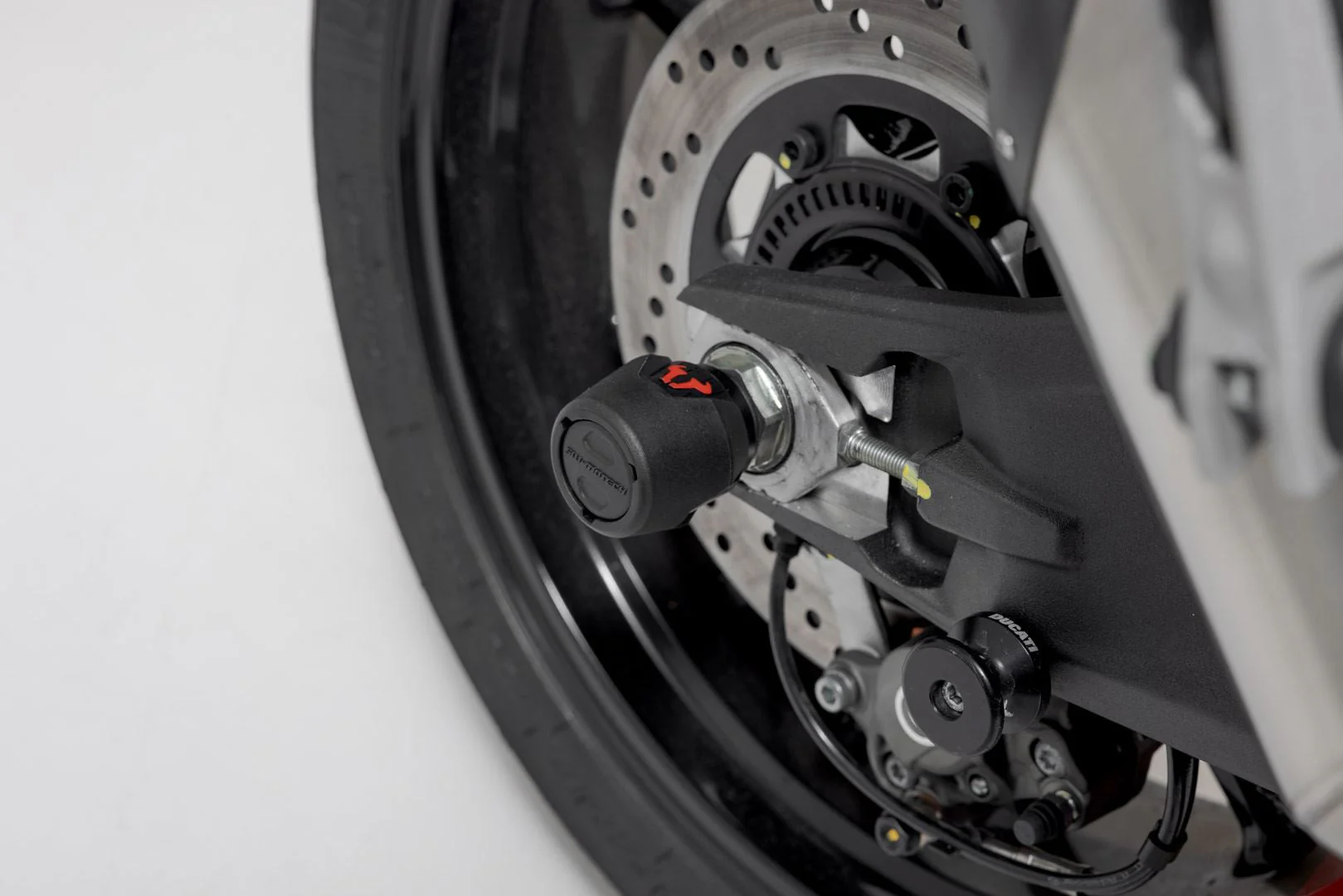 Slider Set for Rear Axle KTM Models Black - Image 4