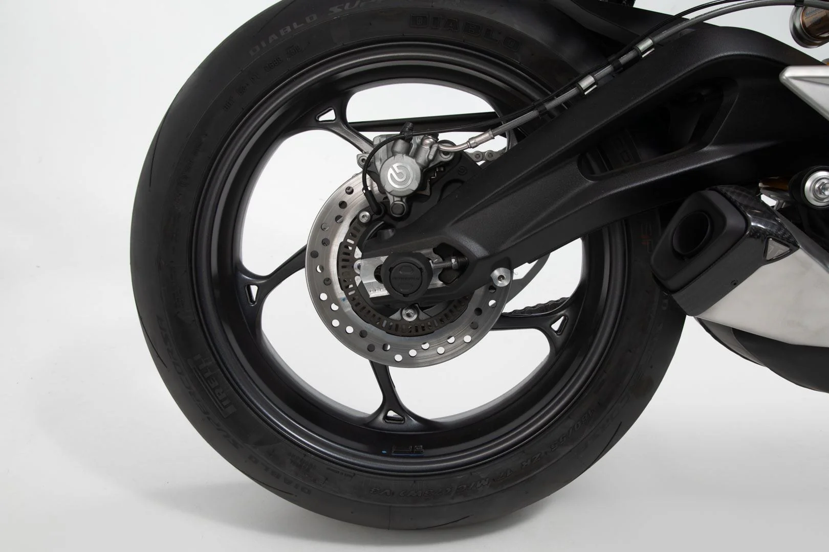 Slider Set for Rear Axle Triumph Street Triple (12-) / Rx, Daytona (15-) Black - Image 2