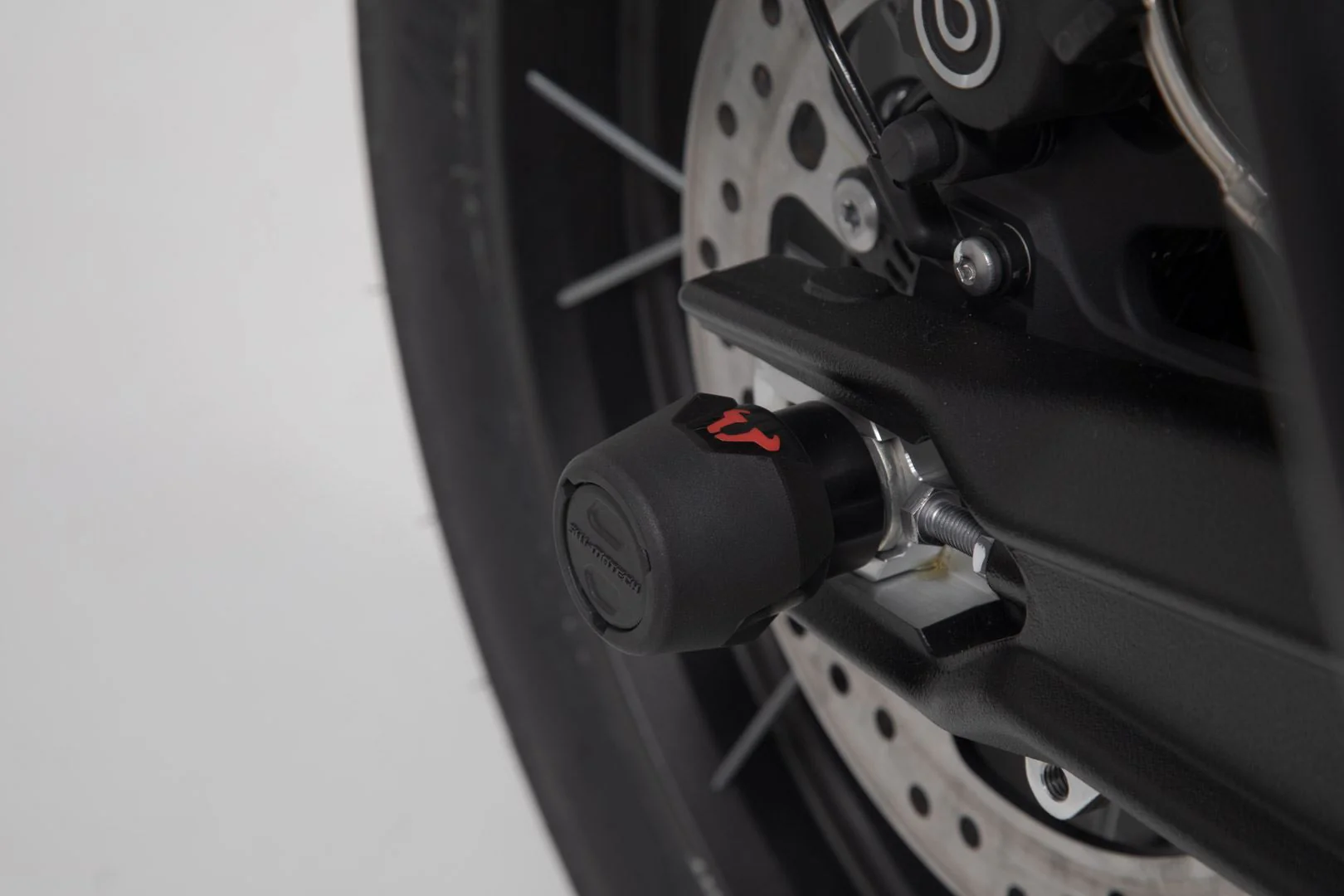 Slider Set for Rear Axle Triumph Tiger 800 (10-) / 900 (19-) Black - Image 5