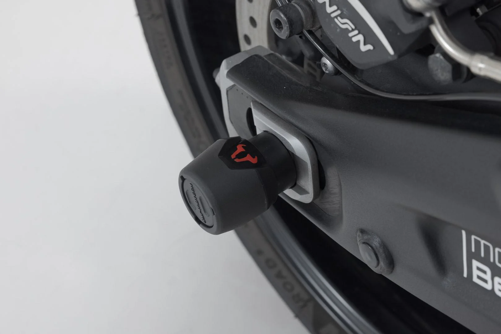 Slider Set for Rear Axle Triumph Trident 660 (21-) Black - Image 4
