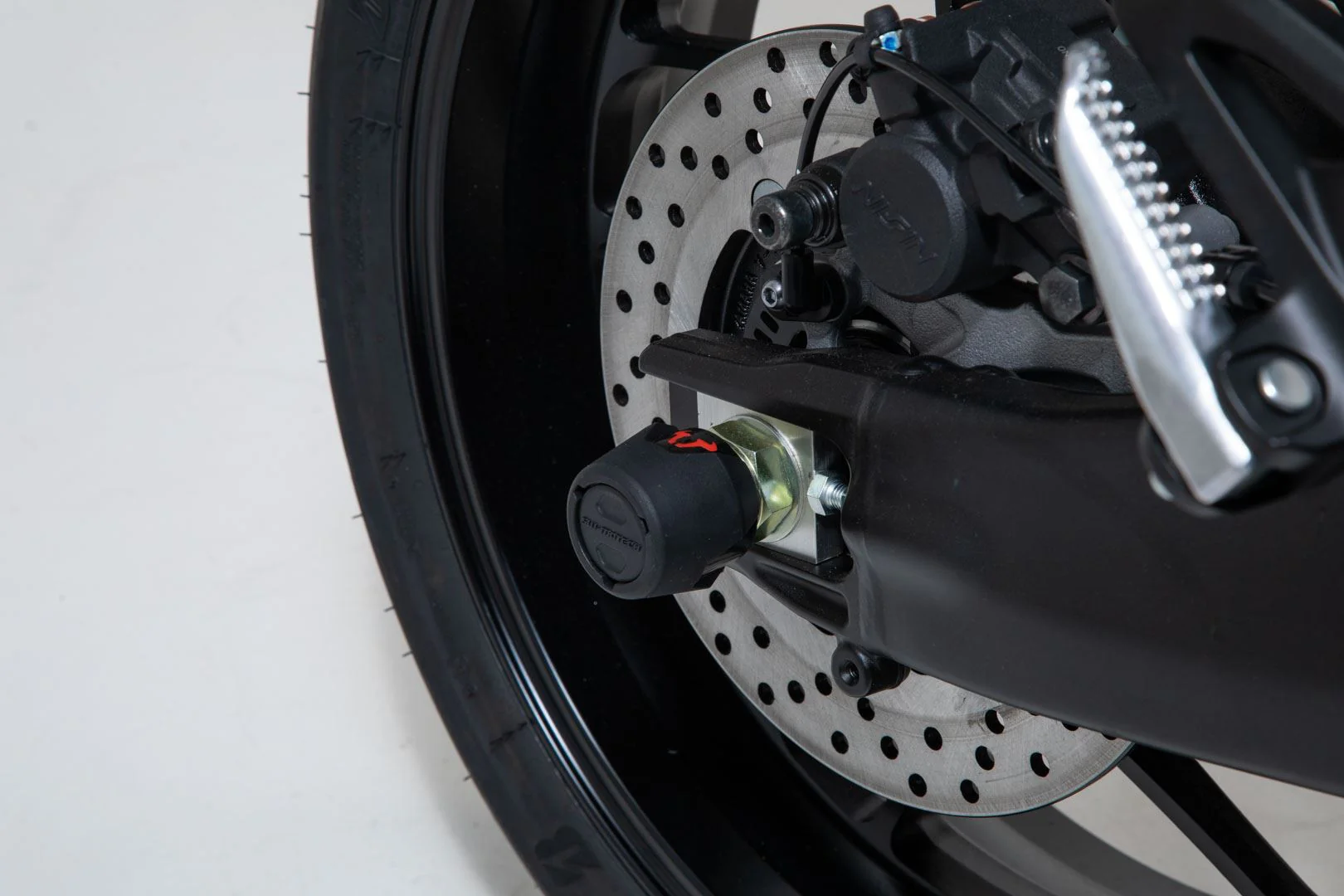 Slider Set for Rear Axle Yamaha Tracer 9 (20-) Black - Image 4