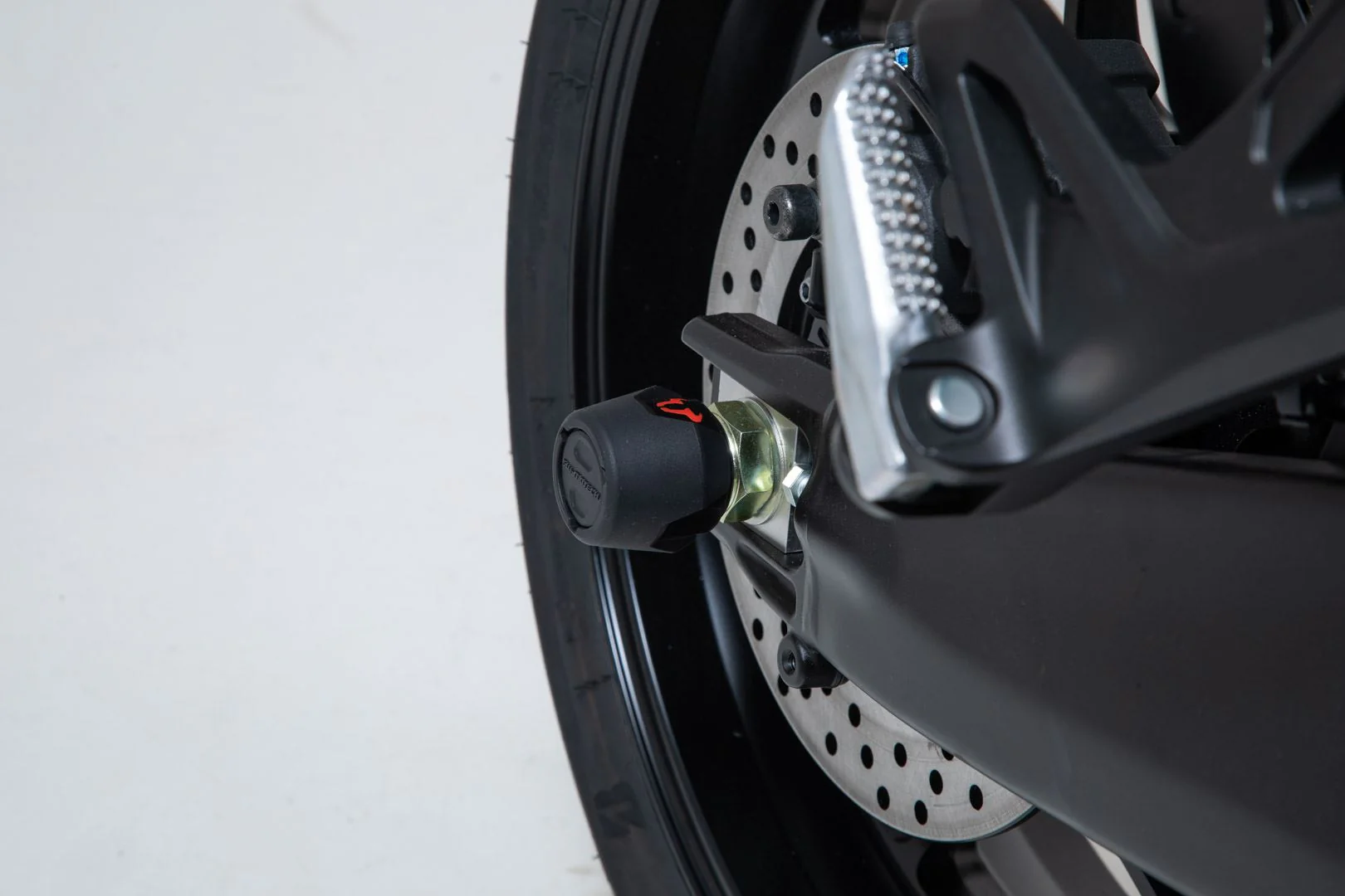 Slider Set for Rear Axle Yamaha Tracer 9 (20-) Black - Image 5