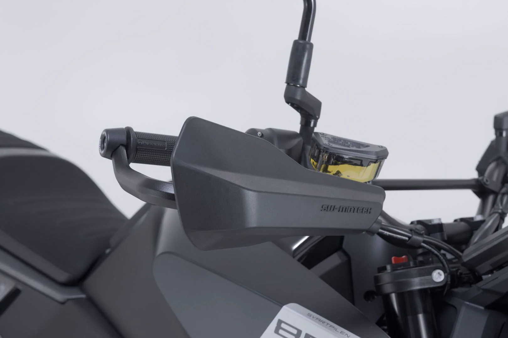 Sport handguard kit Black. Husqvarna Svartpilen 801 (24-). - Image 3
