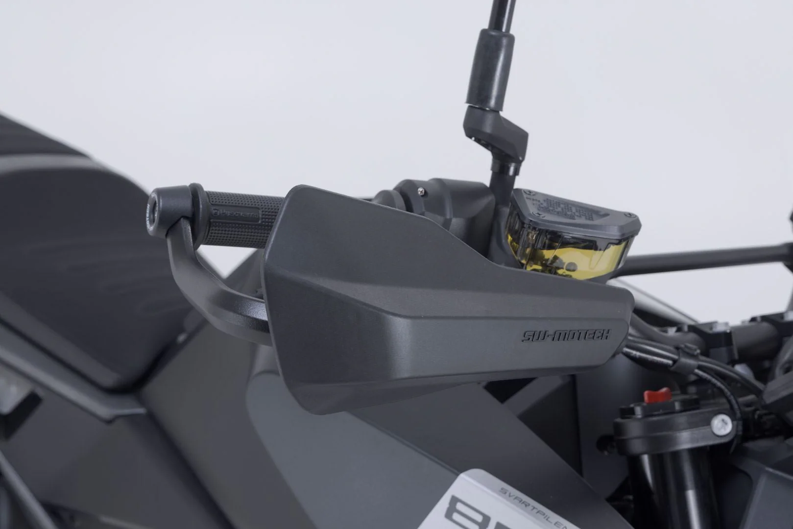 Sport handguard kit Black. Husqvarna Svartpilen 801 (24-). - Image 4