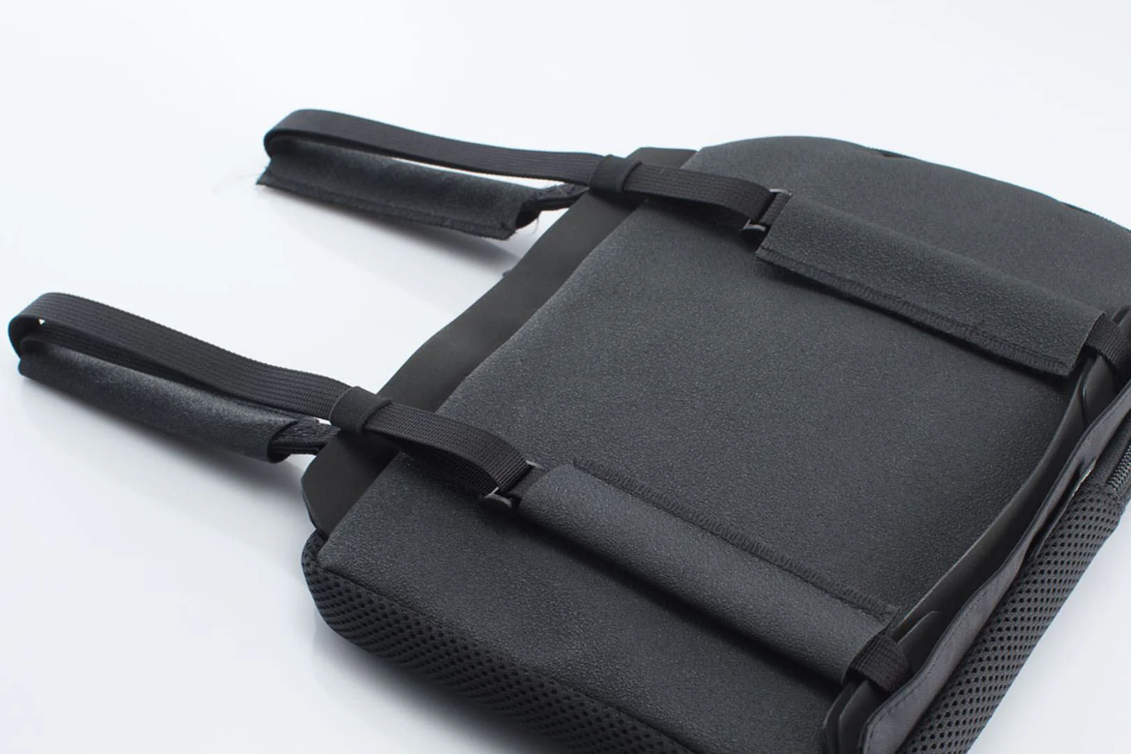 TRAVELLER SMART cushion Black 335 x 38 cm - Image 3