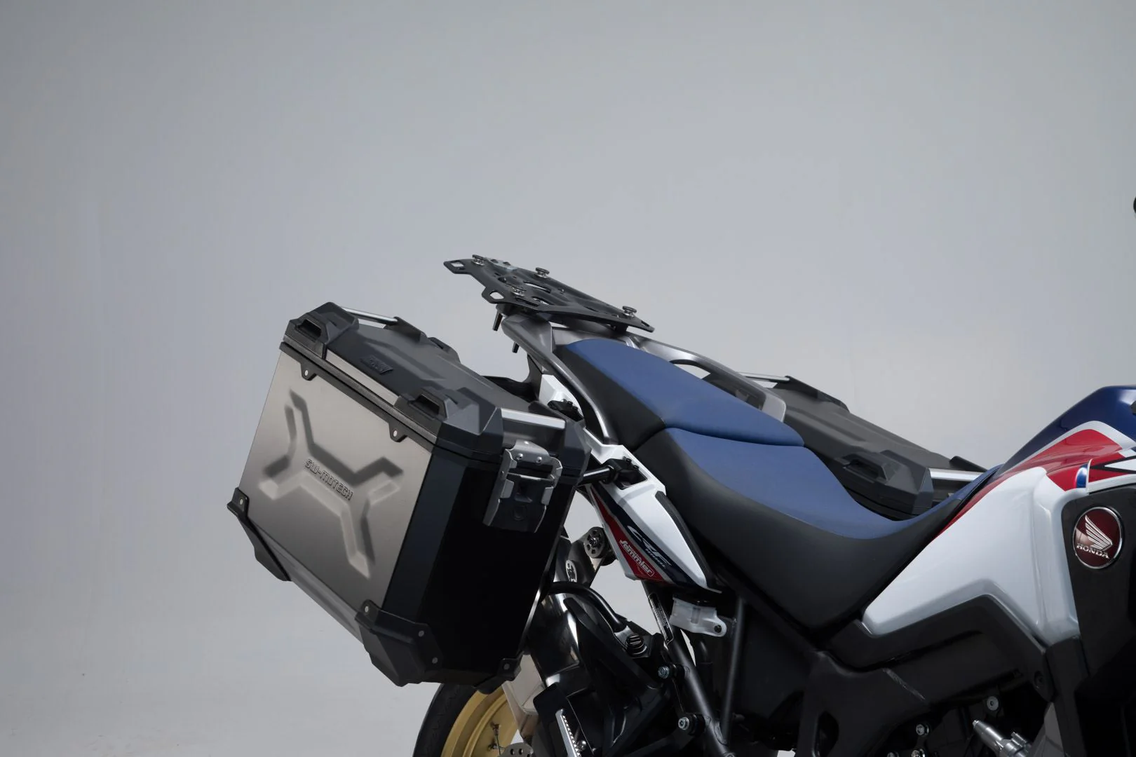 TRAX ADV Aluminium Case System 45/37 litre Honda CRF1000L Africa Twin (15-17) Black - Image 2