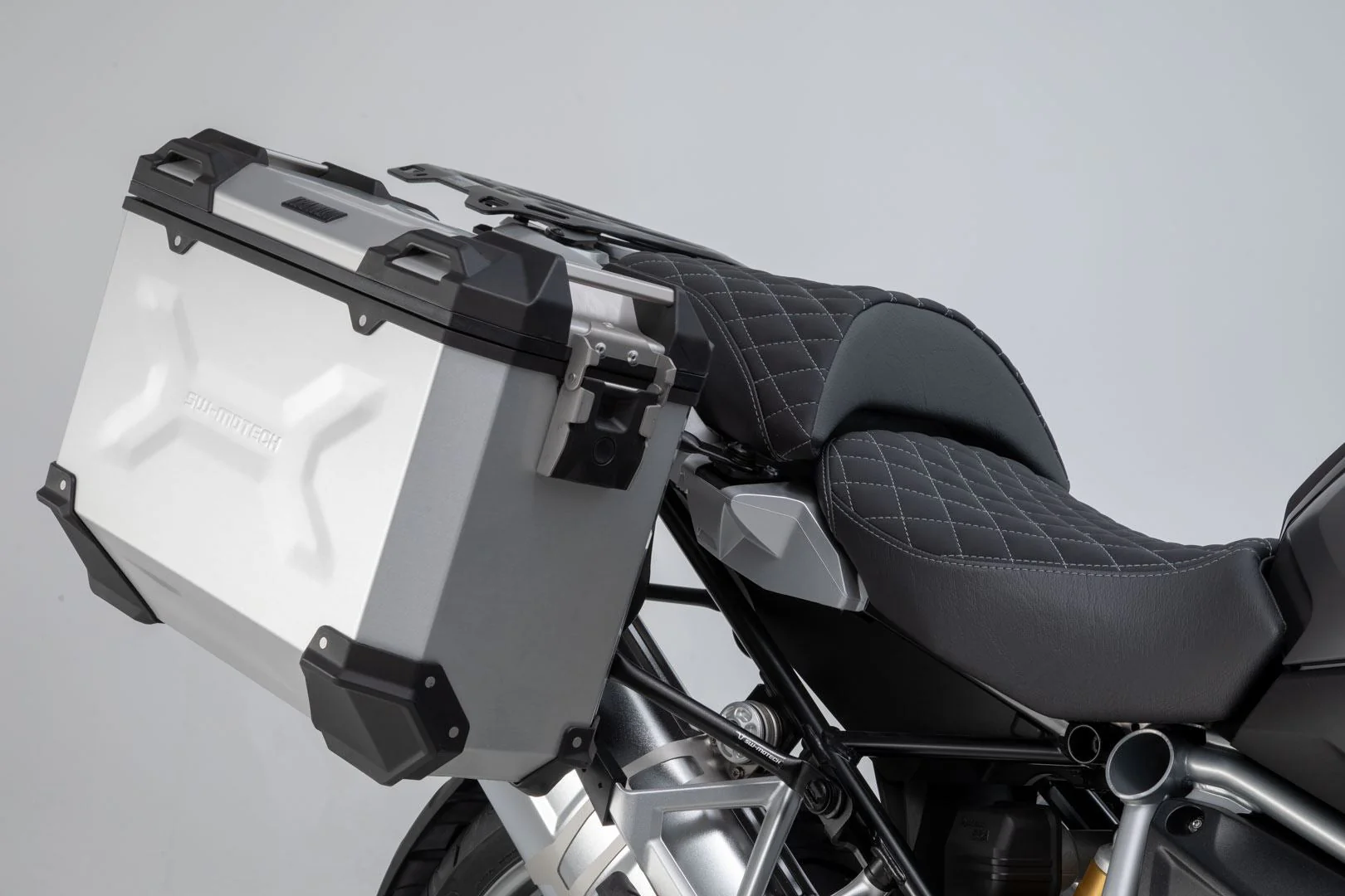 TRAX ADV Aluminium Case System 45/37 litre BMW R1200GS LC/Adv/Rallye, R1250GS Black - Image 2