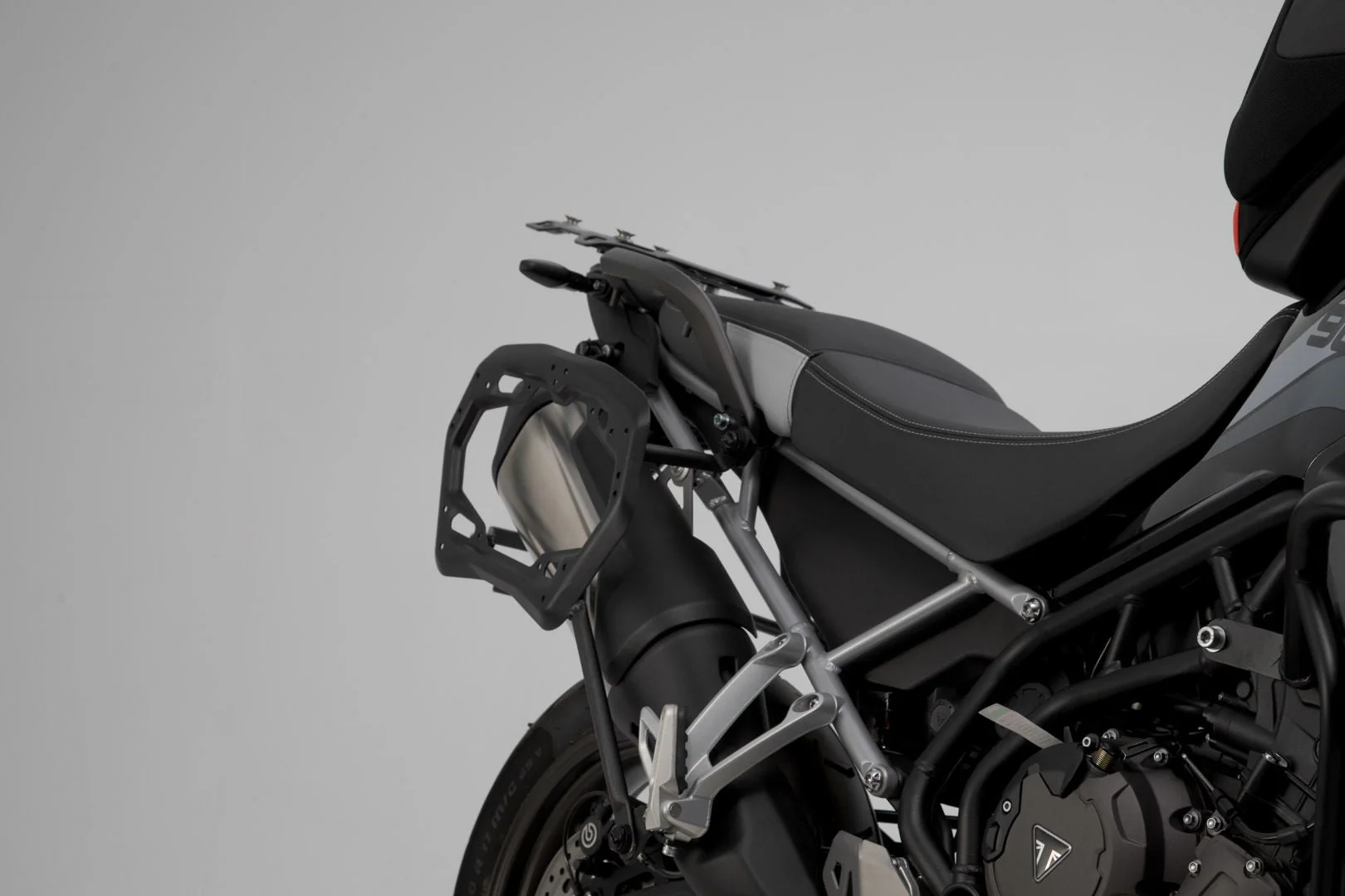 TRAX ADV aluminium case system Black. 45/37L. Triumph Tiger 900/GT/Rally/Pro. - Image 3
