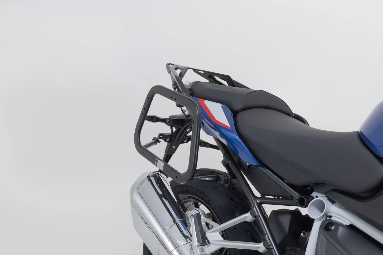 TRAX ADV Aluminium Case System 37/37 litre BMW R 1200 R/RS, R 1250 R/RS Silver - Image 3