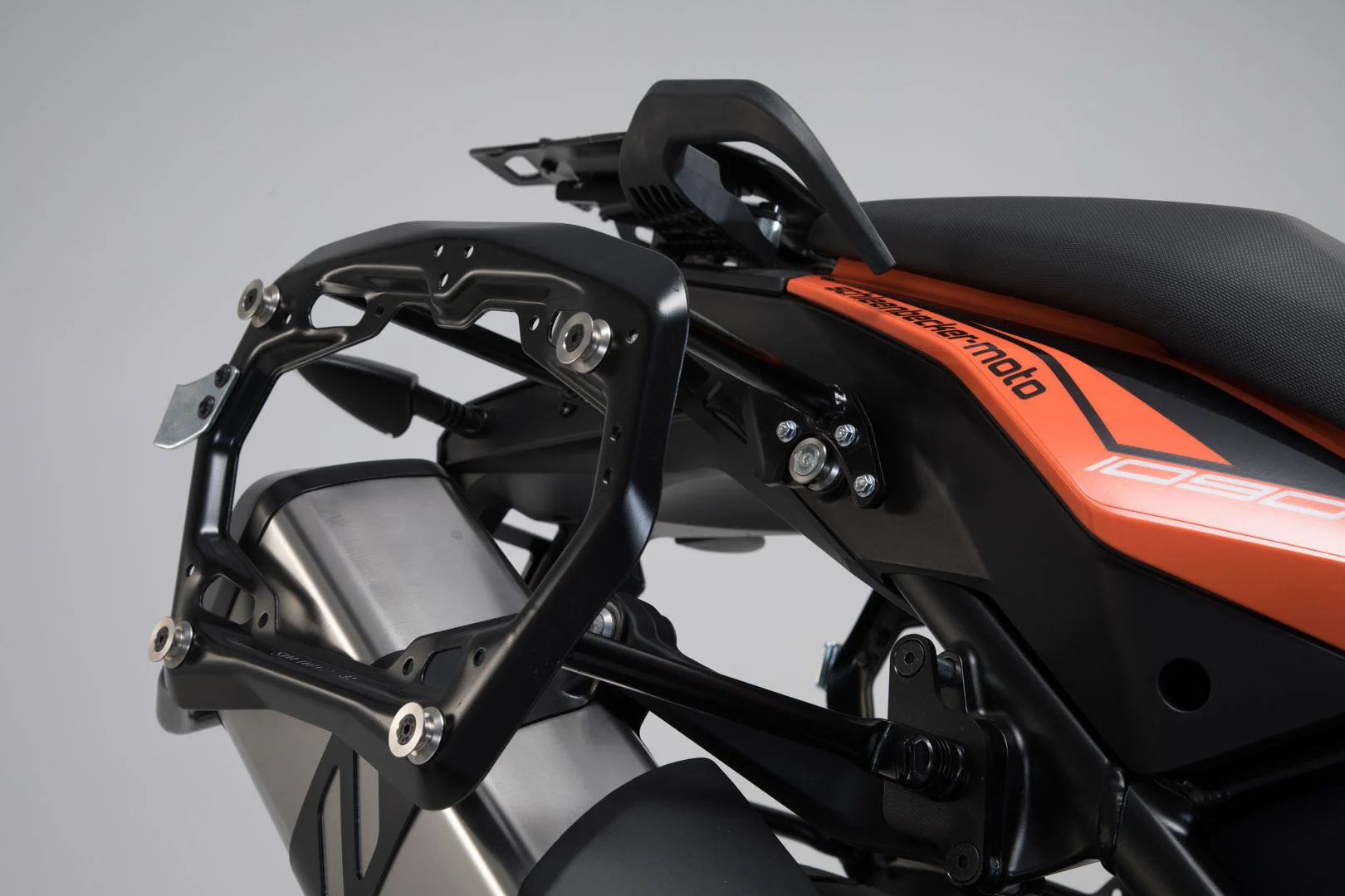TRAX ADV Aluminium Case System 45/37 litre KTM 1050/1090/1190 Adv,1290 SAdv Silver - Image 3