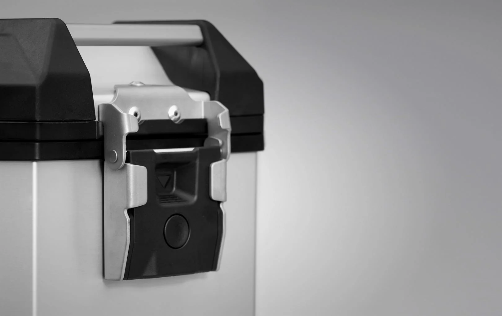 TRAX ADV L Side Case Aluminum 45 litre Right Silver - Image 4