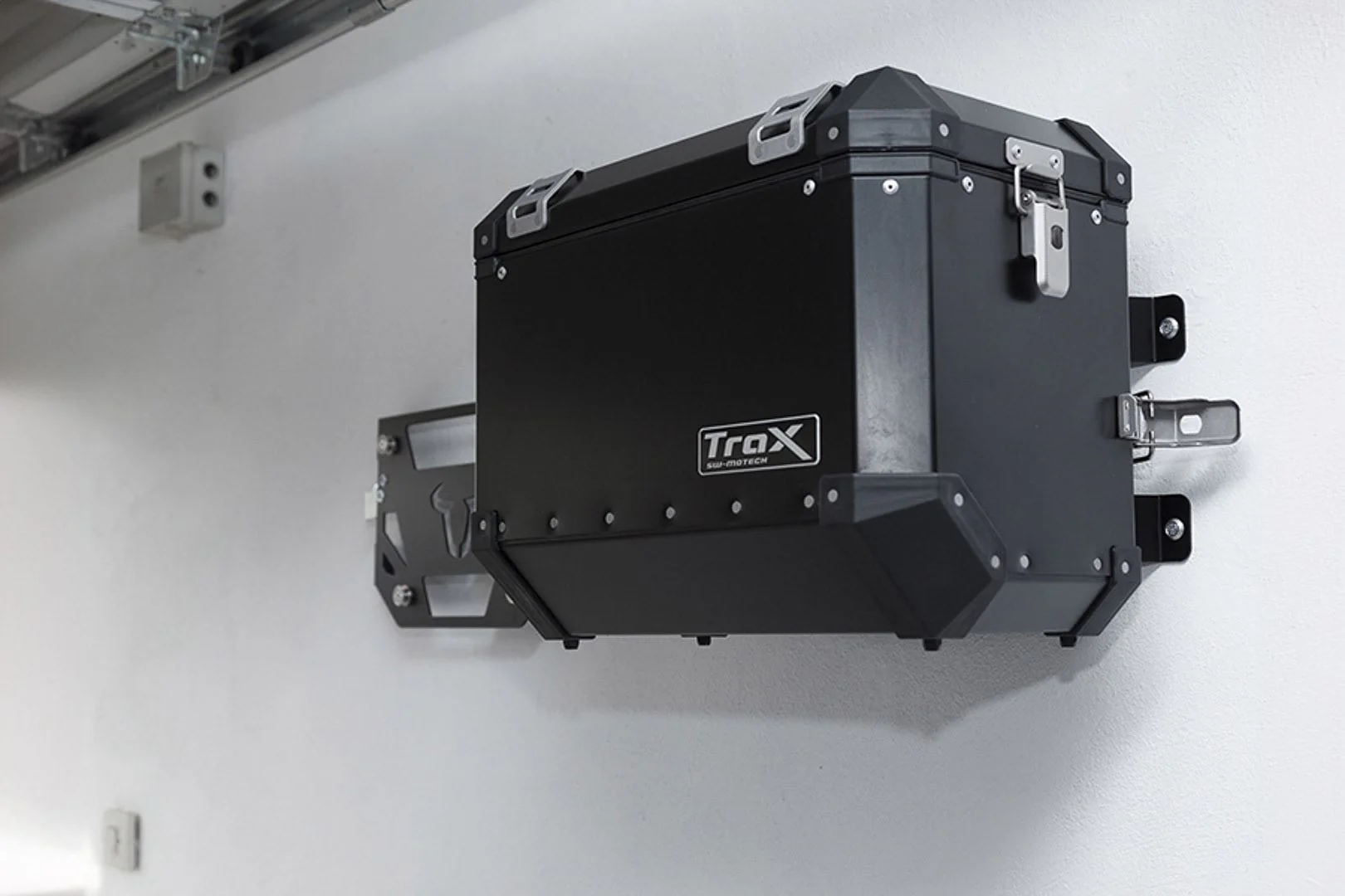 TRAX Wall Bracket For TRAX Side Cases Black - Image 4