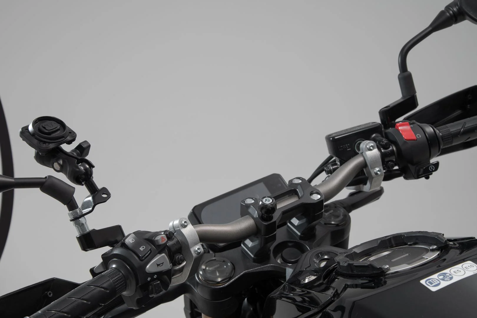 Universal GPS Mount Kit with Smartphone Drybag Incl 2" socket arm, for handlebar/mirror thread - Image 4