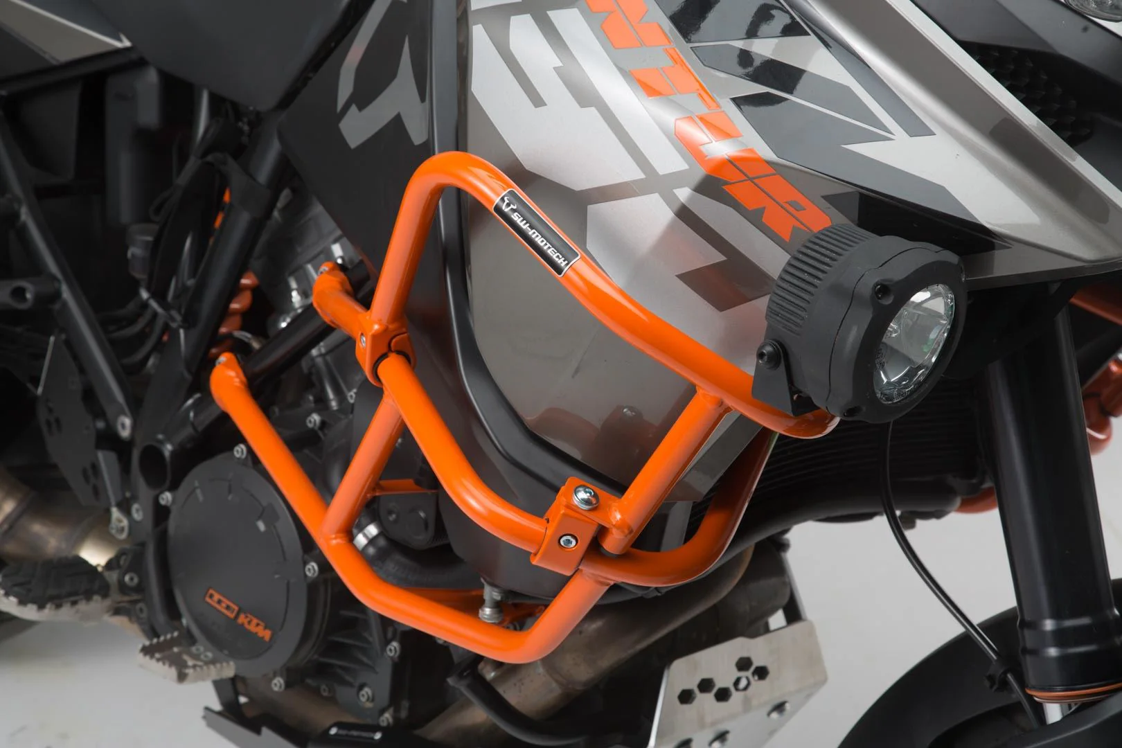 Crash bar KTM 1290 SAdv R / S (16-), 1090 Adv (16-) UPPER CRASH BAR for orig KTM crash bar. Orange - Image 3