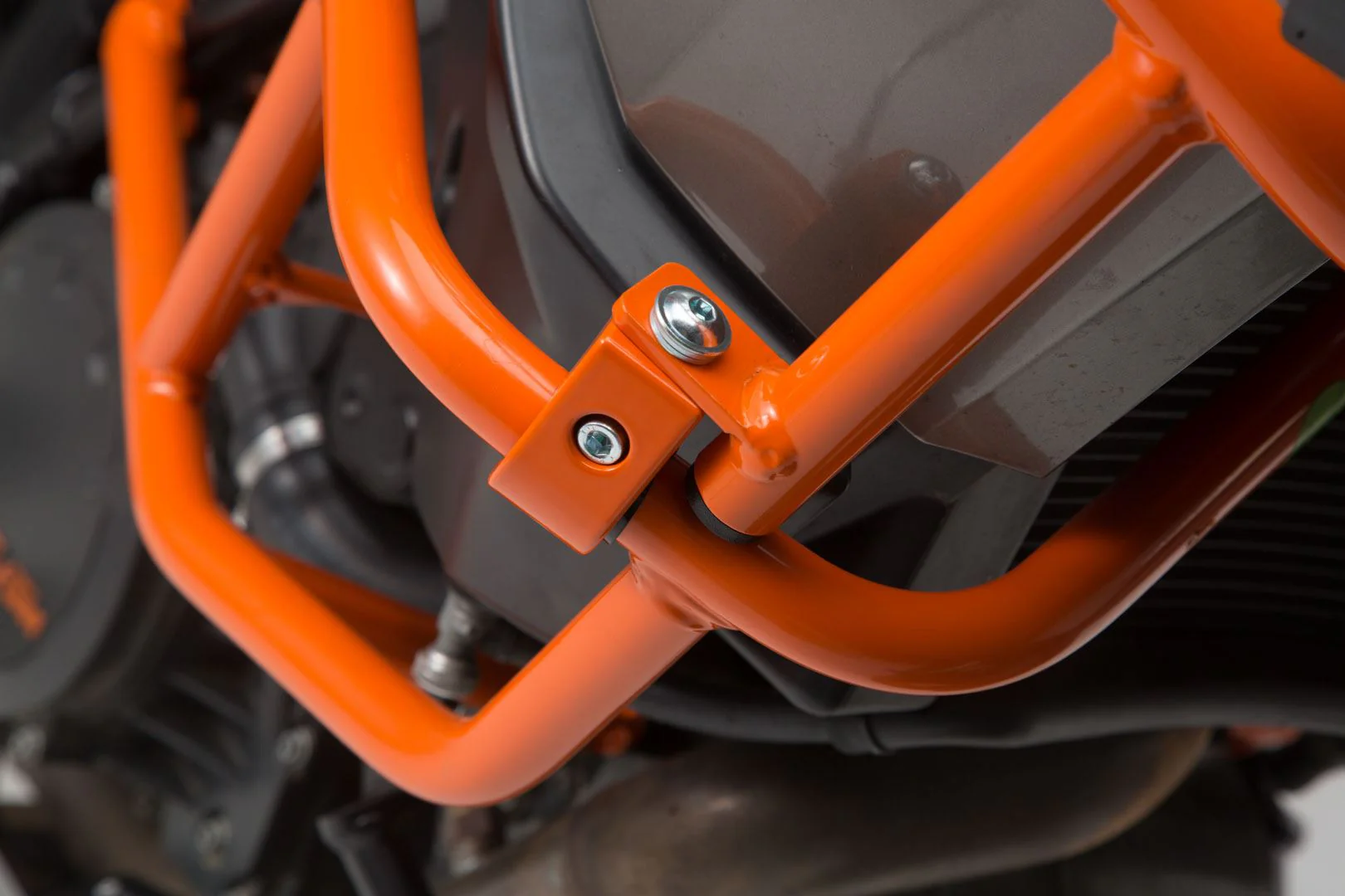 Crash bar KTM 1050 (14-)/ 1190 Adventure/ R (13-) UPPER CRASH BAR for orig KTM crash bar. Orange - Image 5