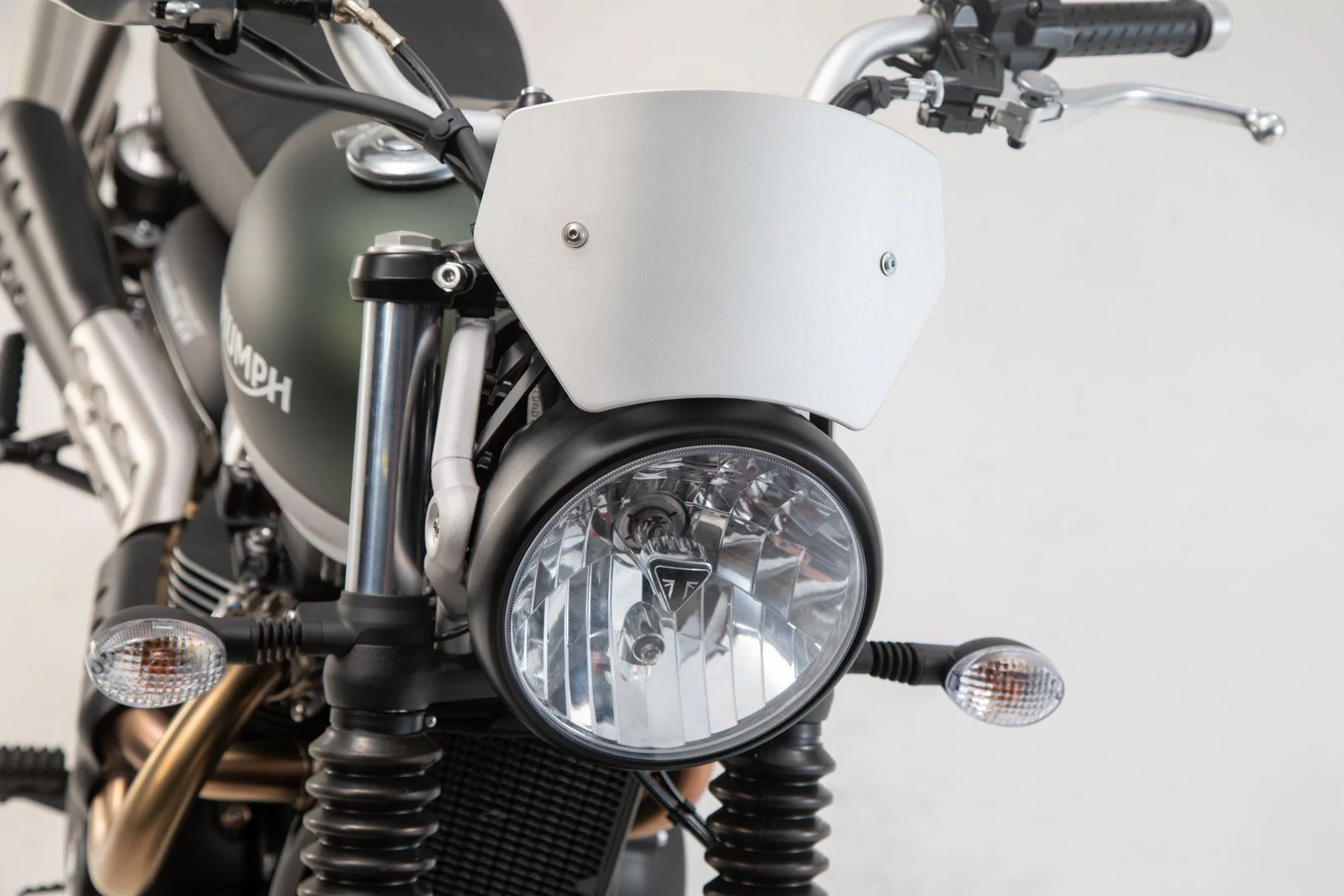 Windscreen Triumph Street Scrambler 900 (16-). Silver - Image 2